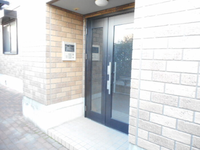 イン　クローバーのエントランス