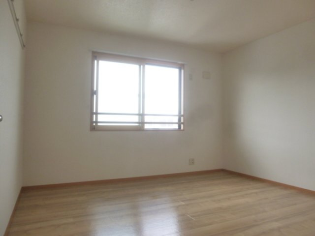 イン　クローバーの寝室|洋服がたくさん収納できますね♪