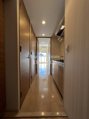 【ロビー】 | プランドール江戸堀レジデンス | 玄関部分より撮影！落ち着いた色調です！