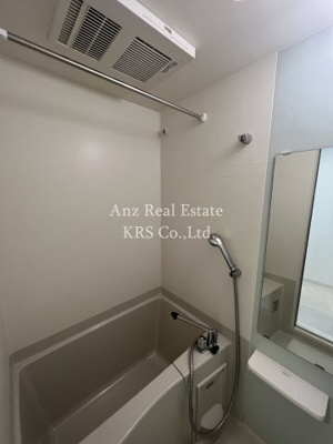 【浴室】 | プランドール江戸堀レジデンス | 雨の日でも安心して洗濯物を干せる浴室乾燥機付き♪