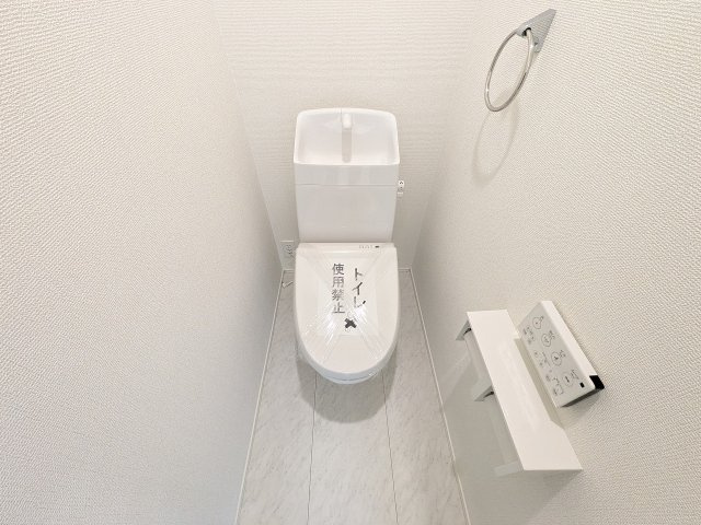 八王子市　元八王子町　新築一戸建て　２４ー１期のトイレ|～暖房温水洗浄機能付きトイレ　冬場は特に嬉しい機能ですね～