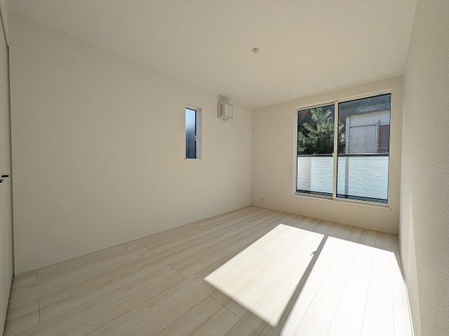 八王子市　元八王子町　新築一戸建て　２４ー１期の洋室|～2階バルコニーに面している6.7帖の洋室です～