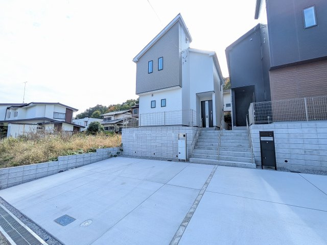 八王子市　元八王子町　新築一戸建て　２４ー１期の外観|～高尾駅徒歩23分　並列2台駐車可能　控除や減税で優遇の長期優良住宅～