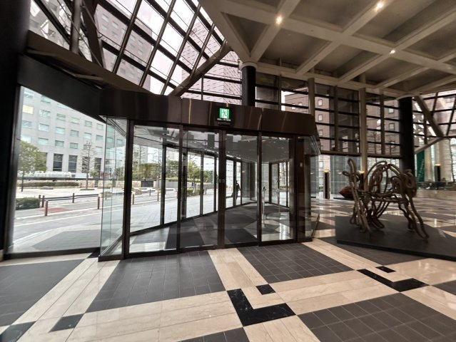 ピアスタワーのエントランス