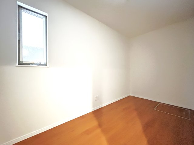 高知市朝倉己　新築一戸建ての収納|1階にはサービスルームがあります☆書斎や収納など色々と活用できそうですね。