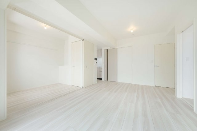 エンクレスト博多駅南FITの居間・リビング|こちらのリビングで趣味の時間をお楽しみください