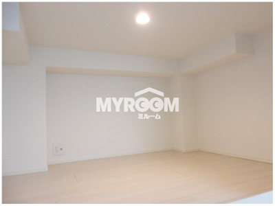 【寝室】 | プリマルーチェ | 窓付きのロフト部屋もあり（同一仕様写真）