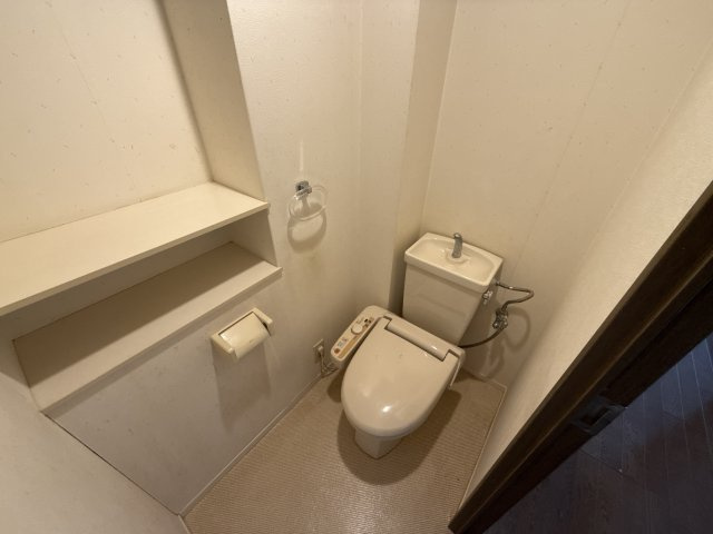サンパティック的形のトイレ