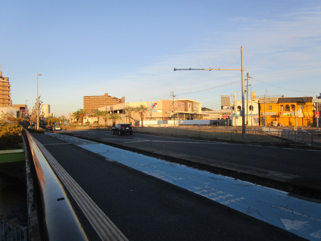 堺市西区上野芝向ヶ丘町１丁の倉庫の周辺