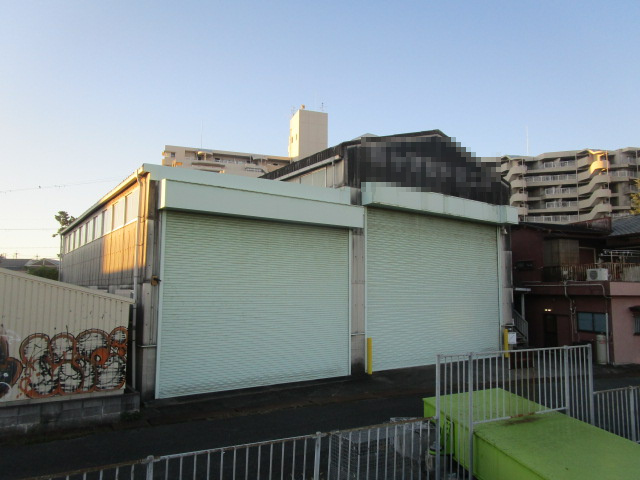 堺市西区上野芝向ヶ丘町１丁の倉庫