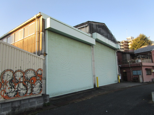 堺市西区上野芝向ヶ丘町１丁の倉庫の外観