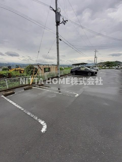 アンファミーユⅡの駐車場|駐車場は２台分の空きがあります◇