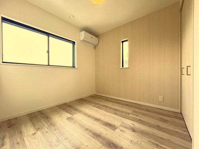 高知市潮新町　新築一戸建ての洋室|全室収納付き！さらにはエアコンまで付いています！