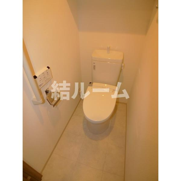 板橋区成増１丁目の賃貸マンションのトイレ