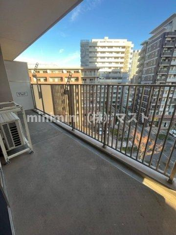 エルセレーノ上本町レジデンスのバルコニー