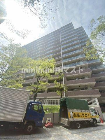 エルセレーノ上本町レジデンスの外観