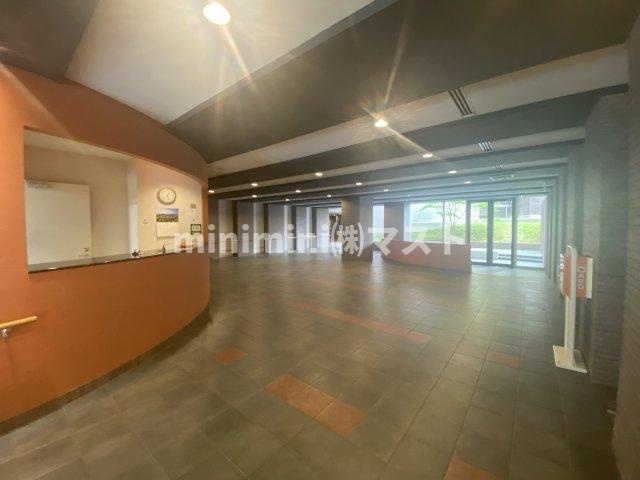 エルセレーノ上本町レジデンスのロビー