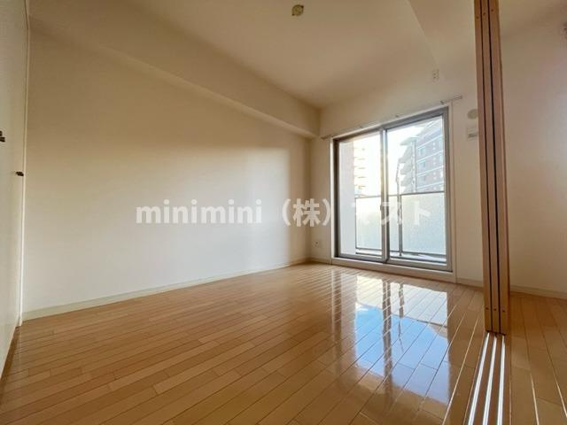 エルセレーノ上本町レジデンスの洋室