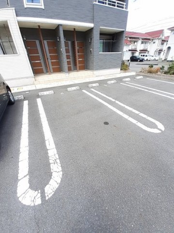 シェリールＡの駐車場