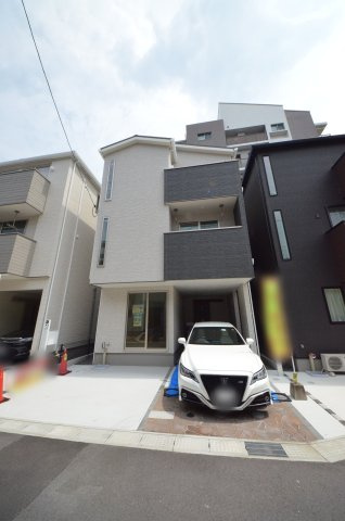 庚午中1丁目の外観|前面道路は交通量も少なく駐車楽々です