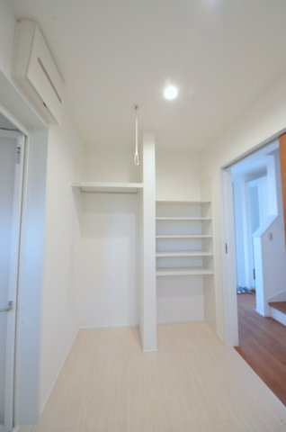 府中町八幡三丁目の収納|洗面所に収納と物干しスペースがあります