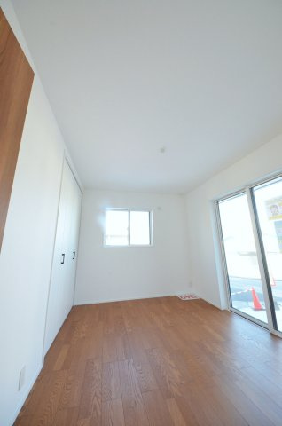 府中町八幡三丁目の洋室|全居室収納スペース有、お部屋が広く綺麗に使えます