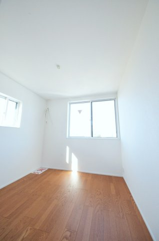 府中町八幡三丁目の洋室|全居室収納スペース有、お部屋が広く綺麗に使えます