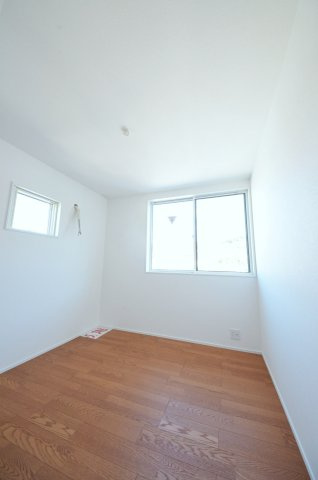 府中町八幡三丁目の洋室|全居室収納スペース有、お部屋が広く綺麗に使えます