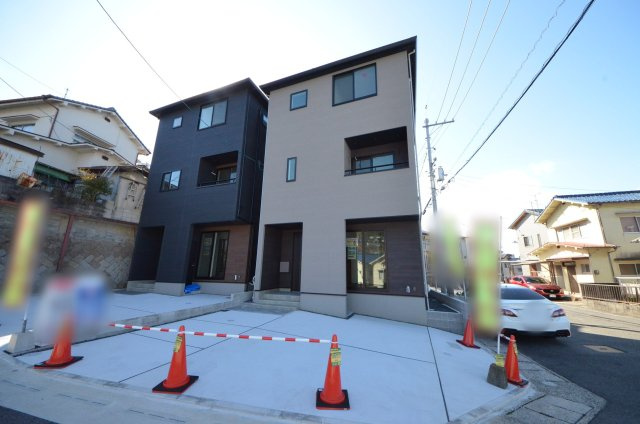 府中町八幡三丁目の外観|JR天神川駅徒歩26分
駐車は2台可能です