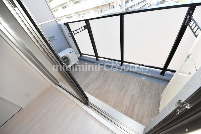 シーズンフラッツ新町のバルコニー