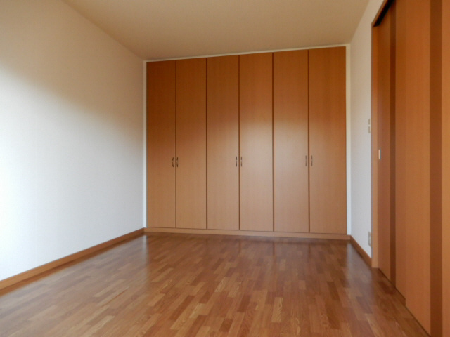 加古川市野口町古大内のアパートの子供部屋