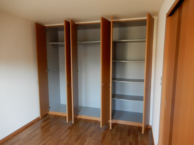 加古川市野口町古大内のアパートの収納
