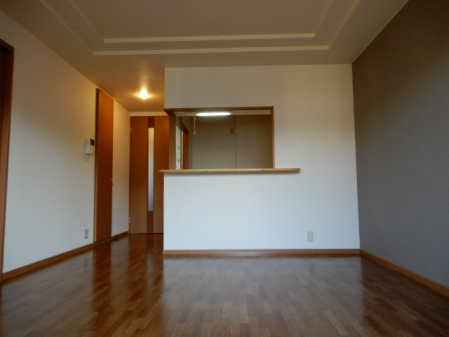 加古川市野口町古大内のアパートの居間・リビング