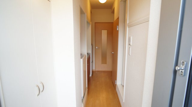 レオパレス浜寺ドット輝のその他|スッキリとした廊下♪