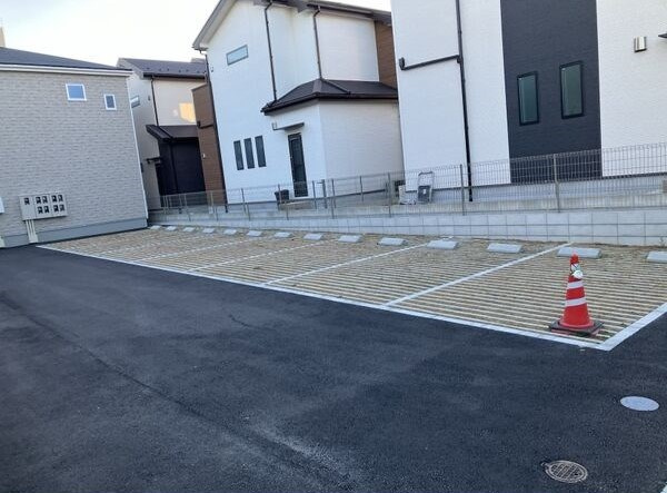 リーブルファイン下之一色町の駐車場