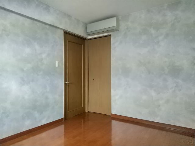 チサンマンション紀の川の洋室