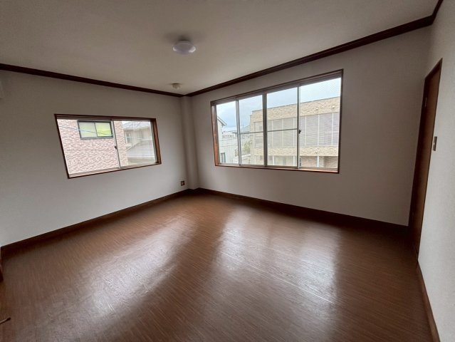 岡崎市戸崎町貸事務所の内装