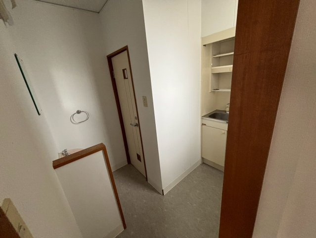 岡崎市戸崎町貸事務所の内装