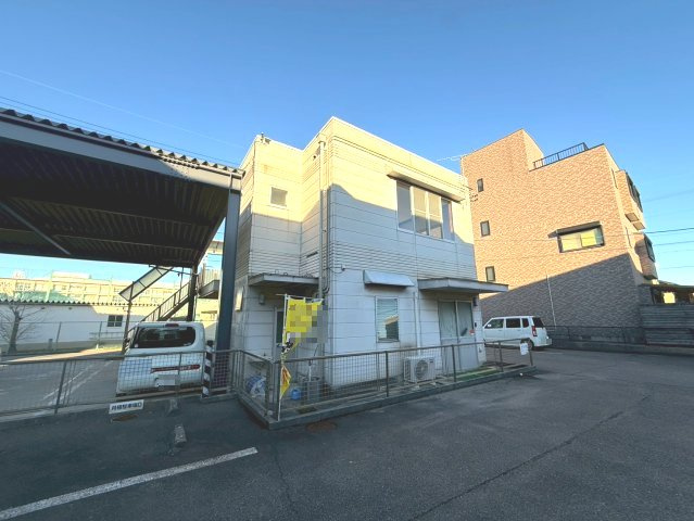 岡崎市戸崎町貸事務所の外観