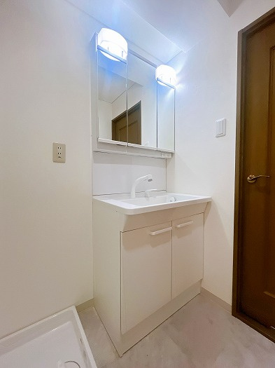 サン・エアポートNODA 5階の独立洗面台|◆洗面化粧台は新品交換済みです。