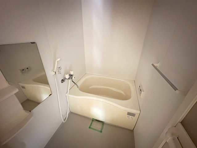 シャーメゾン川口Bの浴室