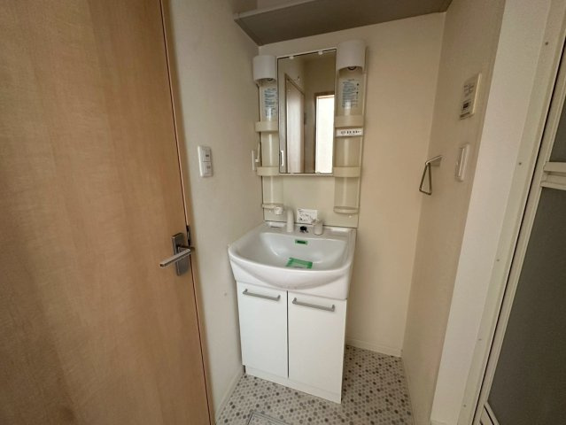 シャーメゾン川口Bの独立洗面台