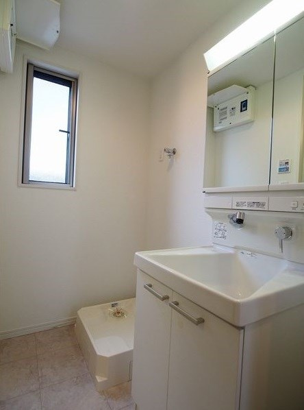 アーバンコート亀城の洗面所