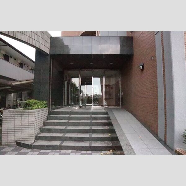 グランドゥール・オニクラ　須玖小学校区のエントランス|グランドゥール・オニクラ