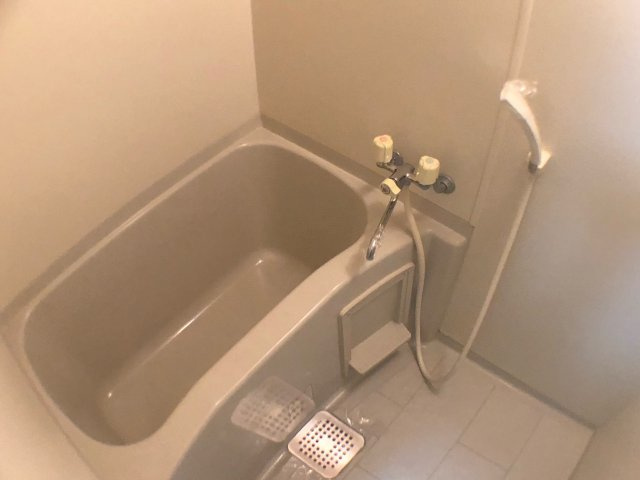 シンプルで清潔な浴室です！