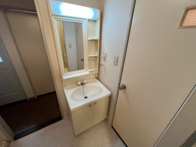 タクミハイツ９３の洗面所|洗面