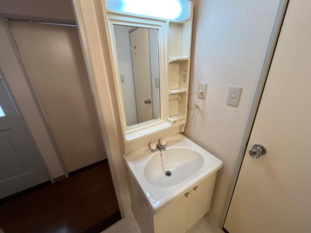 タクミハイツ９３の洗面所|洗面