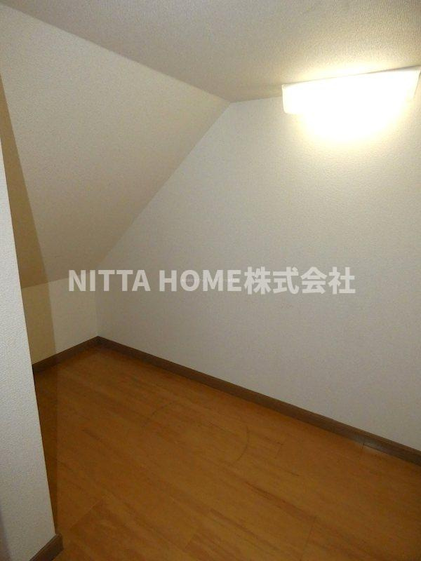 グリーンスクエアⅠのその他|階段下収納も嬉しいPOINT♪