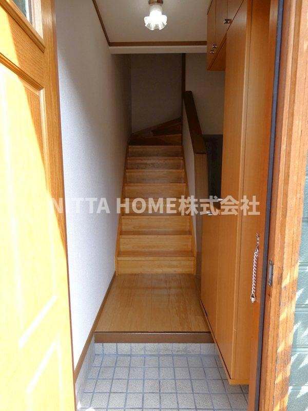 グリーンスクエアⅠの玄関|広いスペースの玄関です★