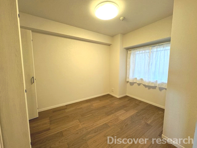 マイキャッスル三鷹Ⅱの洋室|【洋室（約5.2帖）】
